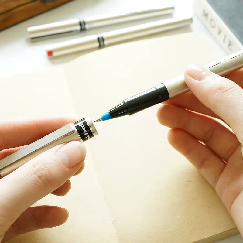 Difference between ballpoint pen and gel pen